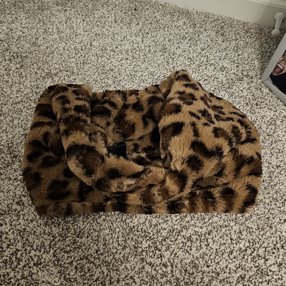 Leapord scarf